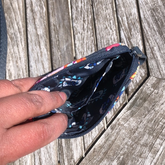 Vera Bradley Crossbody bag with matching coin purse. - Picture 4 of 10